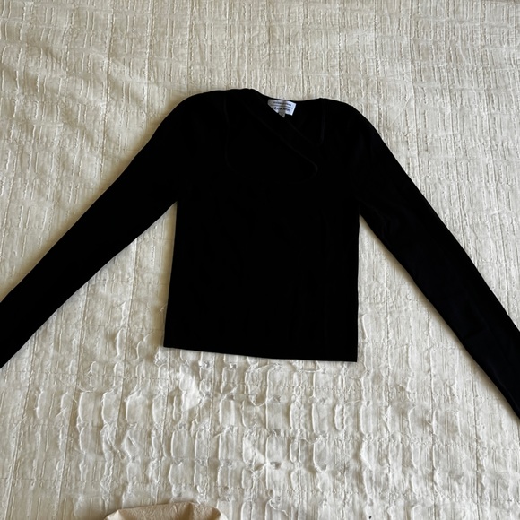 & Other Stories fitted long sleeve tee with cut out neck detail - Picture 1 of 5